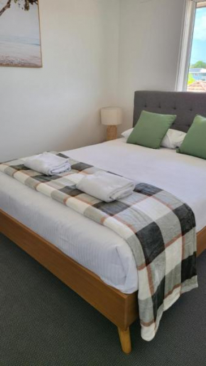 Husky 19 Beautifully Appointed Apartments - GREAT LOCATION - in the heart of Husky, Huskisson